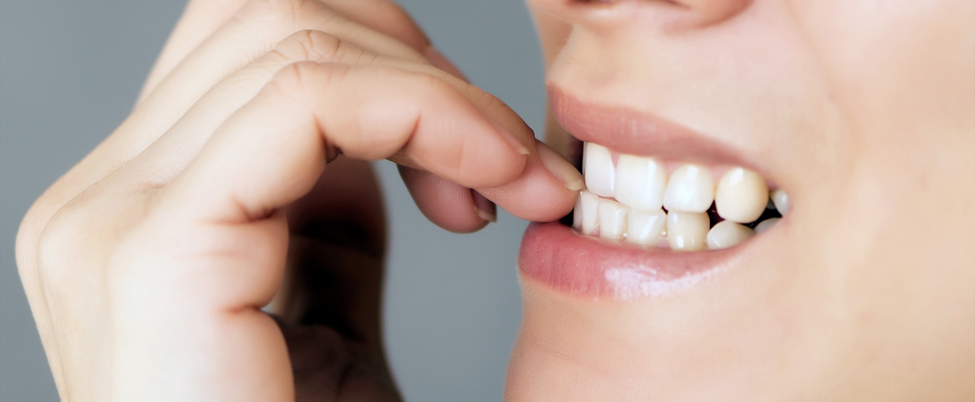 Dientes translúcidos: causas y opciones para mejorar el aspecto