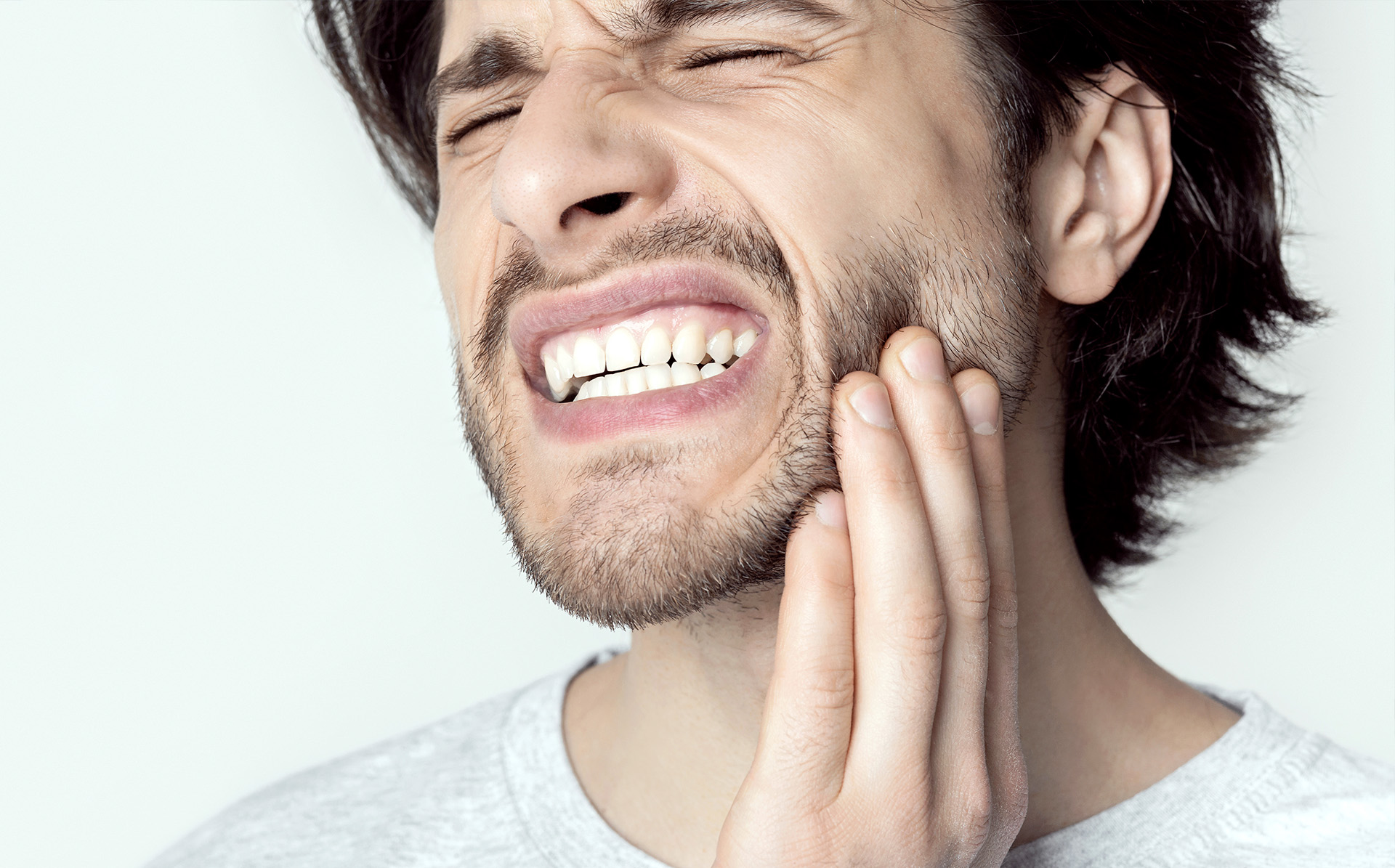 Me duele un diente al morder: causas y cuándo ir al dentista en Valladolid