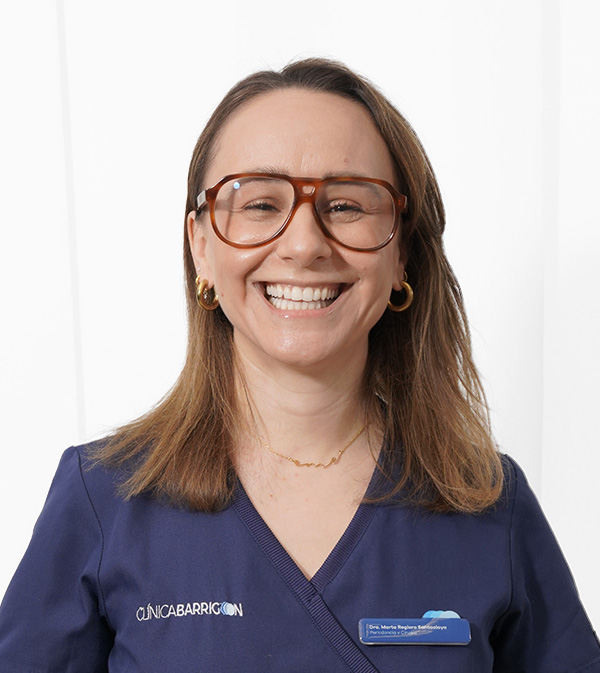 marta-reglero-Periodoncia-implantologia-valladolid